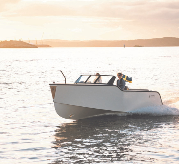 El Port Olímpic promou l’electromobilitat nàutica amb la primera fira d’embarcacions sostenibles