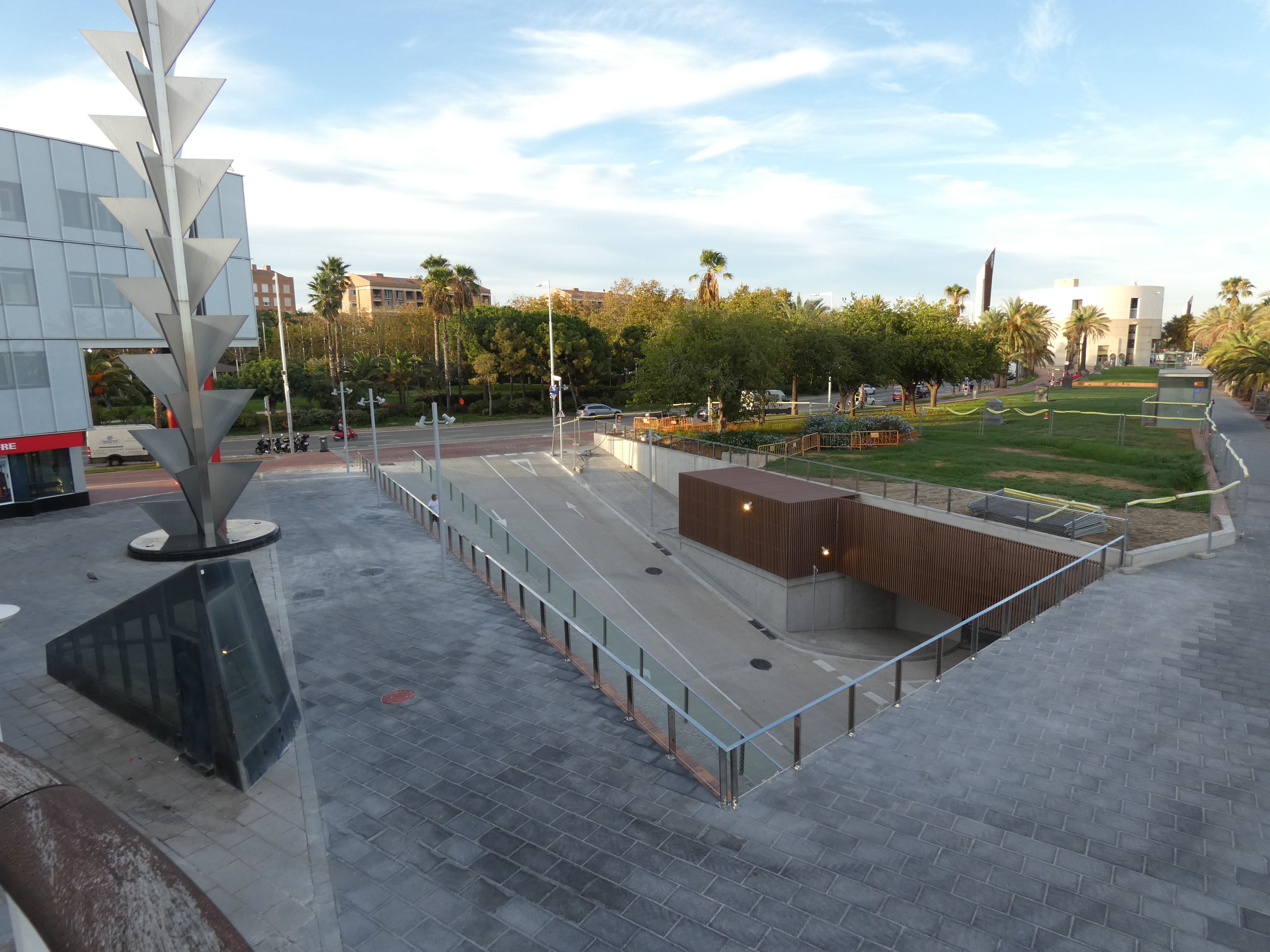 El Port Olímpic inicia la seva obertura a la ciutat amb la posada en marxa del nou accés del Moll de Mestral