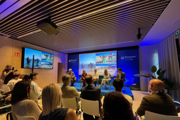 El Port Olímpic acull la celebració del Bluewave Days d’ISDIN