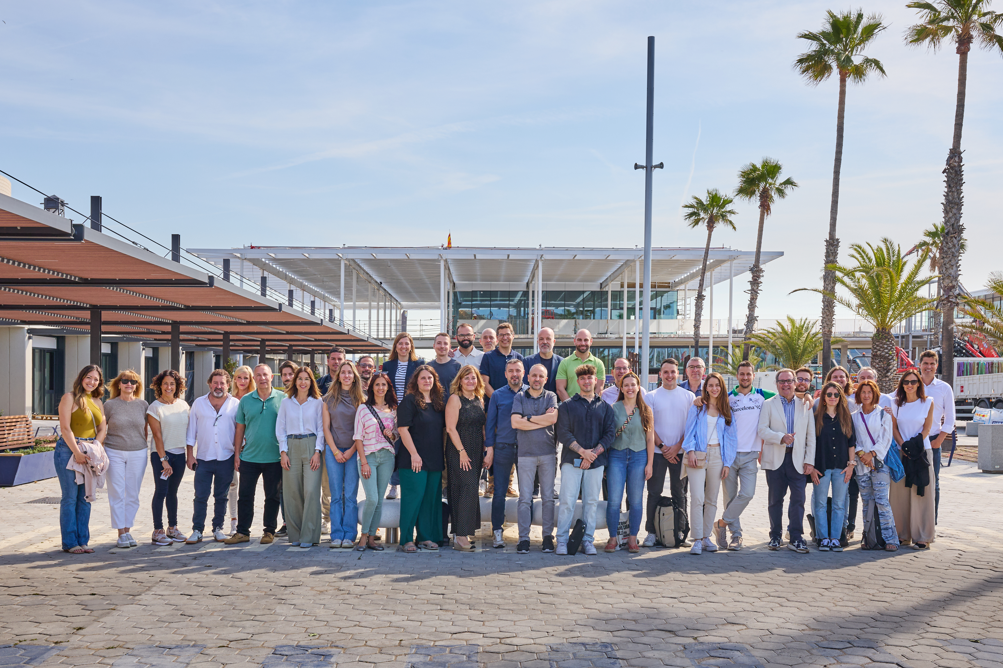 Els restauradors del Port Olímpic inicien la reforma interior dels locals del Balcó Gastronòmic