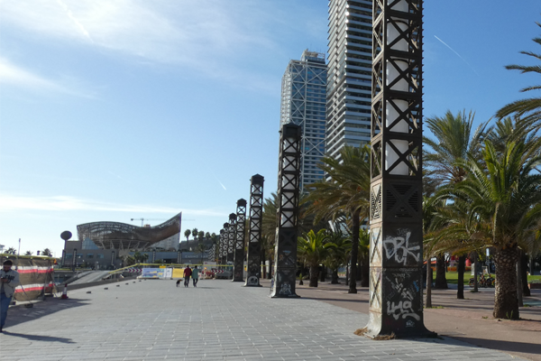 Comencen els treballs de reimpermeabilització del Passeig Marítim a l’entorn del Port Olímpic