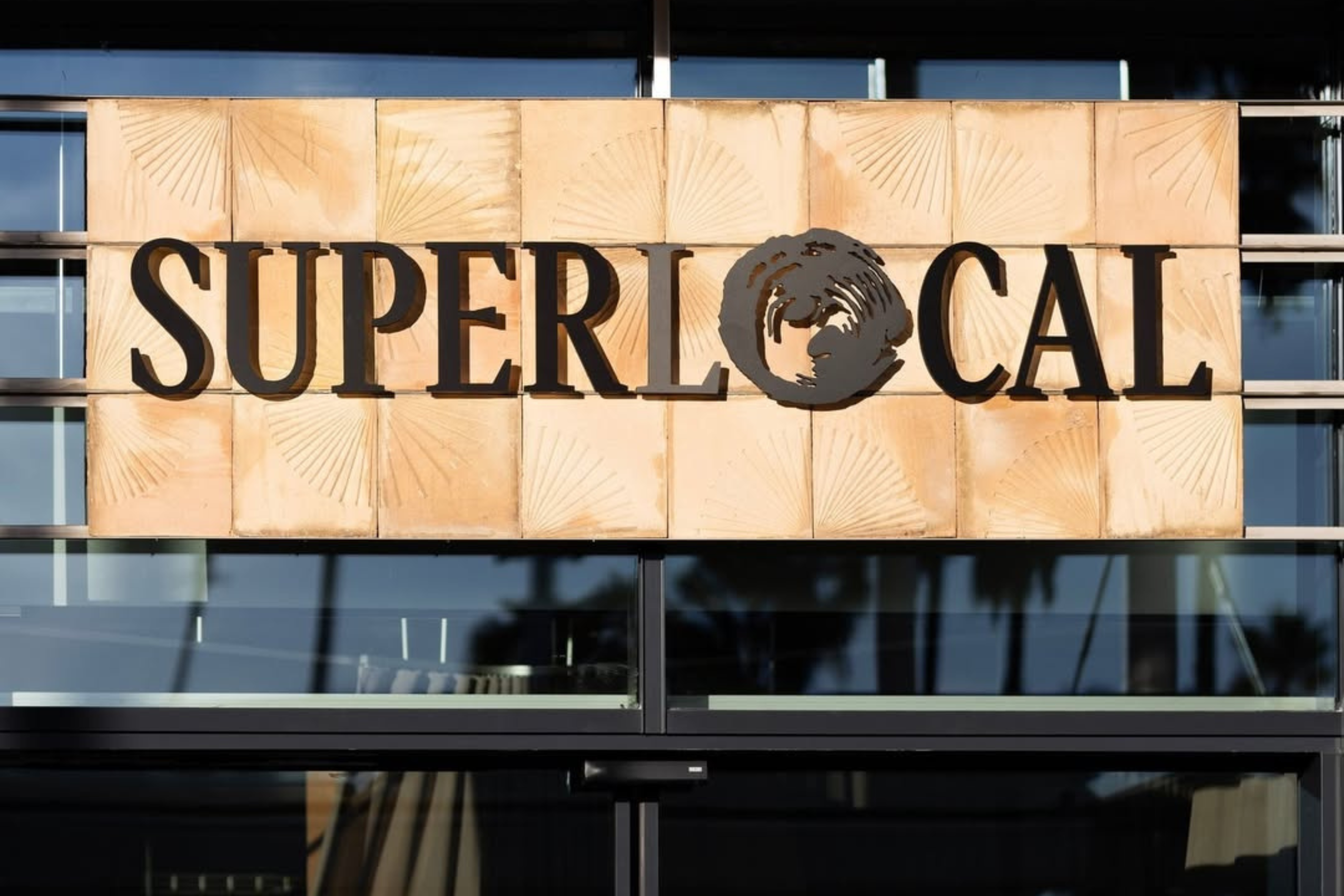 Superlocal - espai