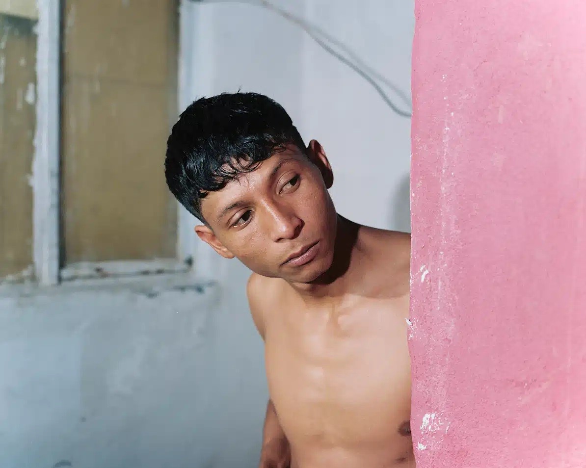 Felipe Romero Beltrán. Amic del Friki i paret rosa. Bravo. © Felipe Romero Beltrán