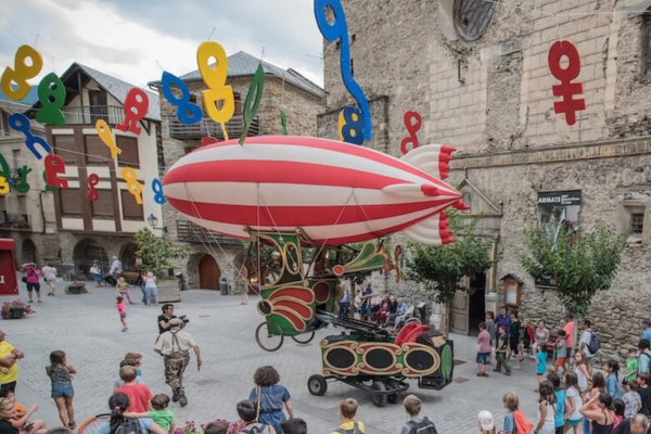 Zeppelin: Espectacle itinerant